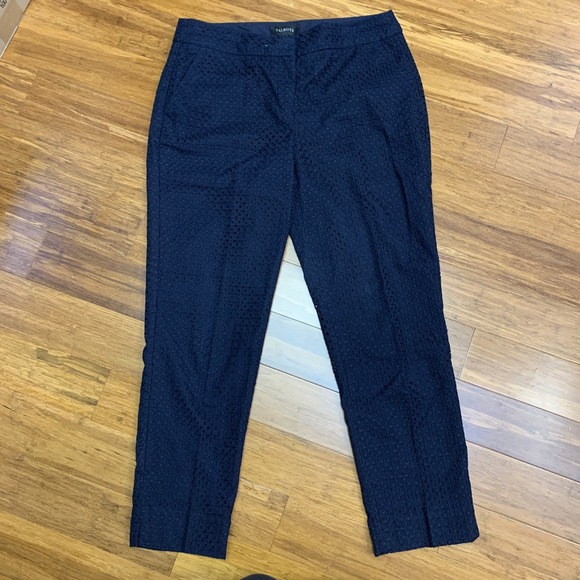 Talbots Signature Eyelet Pants Womens Size 8 Cropped Navy Blue Cotton Blend Work - Picture 1 of 5